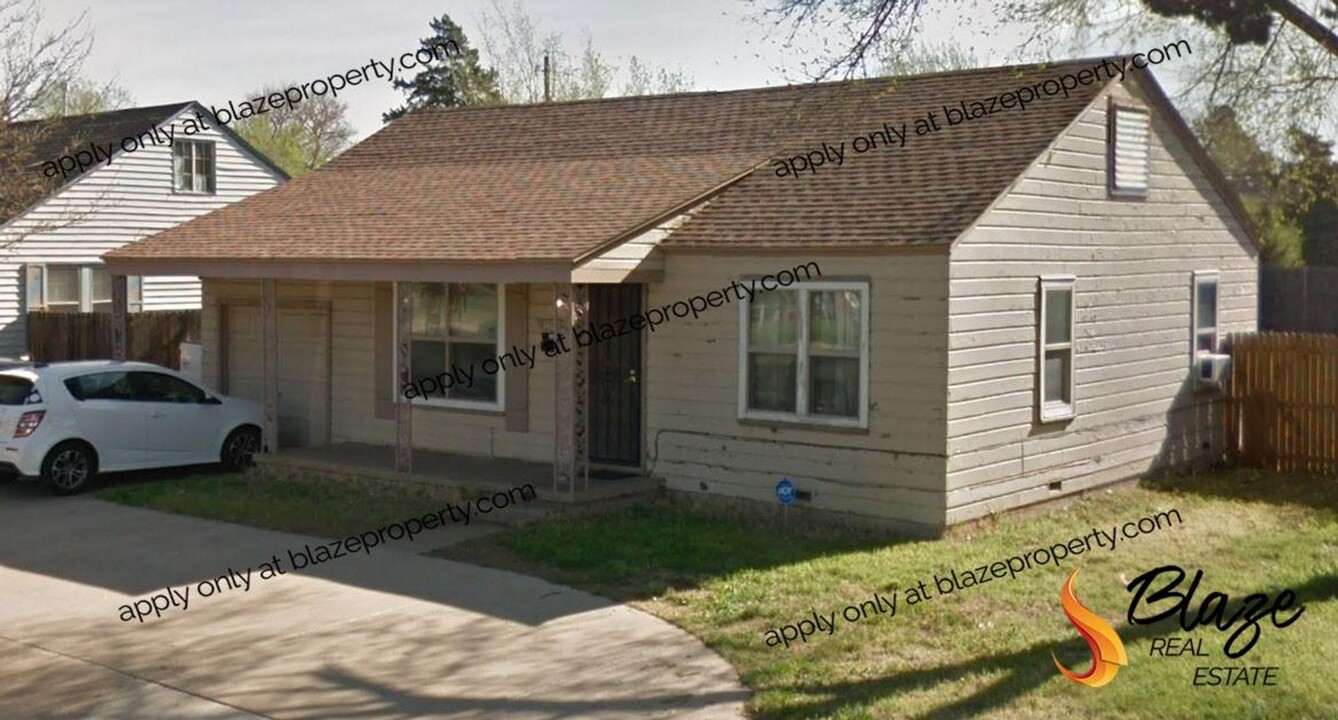 1407 S Western St in Amarillo, TX - Foto de edificio