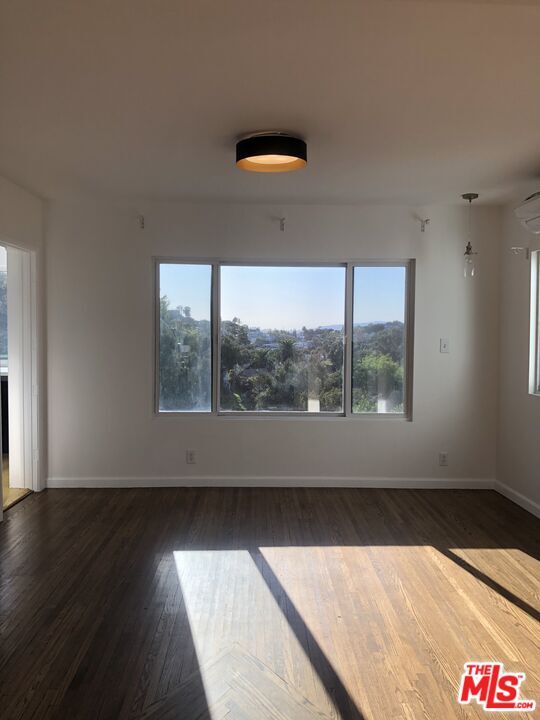 property at 2225 1/2 Lake Shore Ave