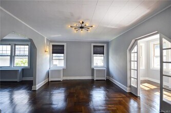 105 Greenvale Ave-Unit -1 in Yonkers, NY - Building Photo - Building Photo