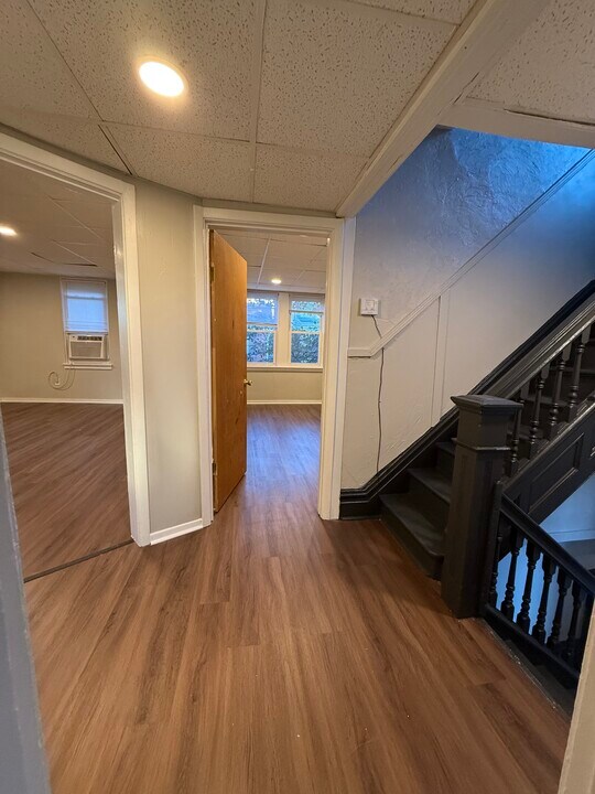 1644 Westmont Ave, Unit 2nd Floor in Pittsburgh, PA - Building Photo