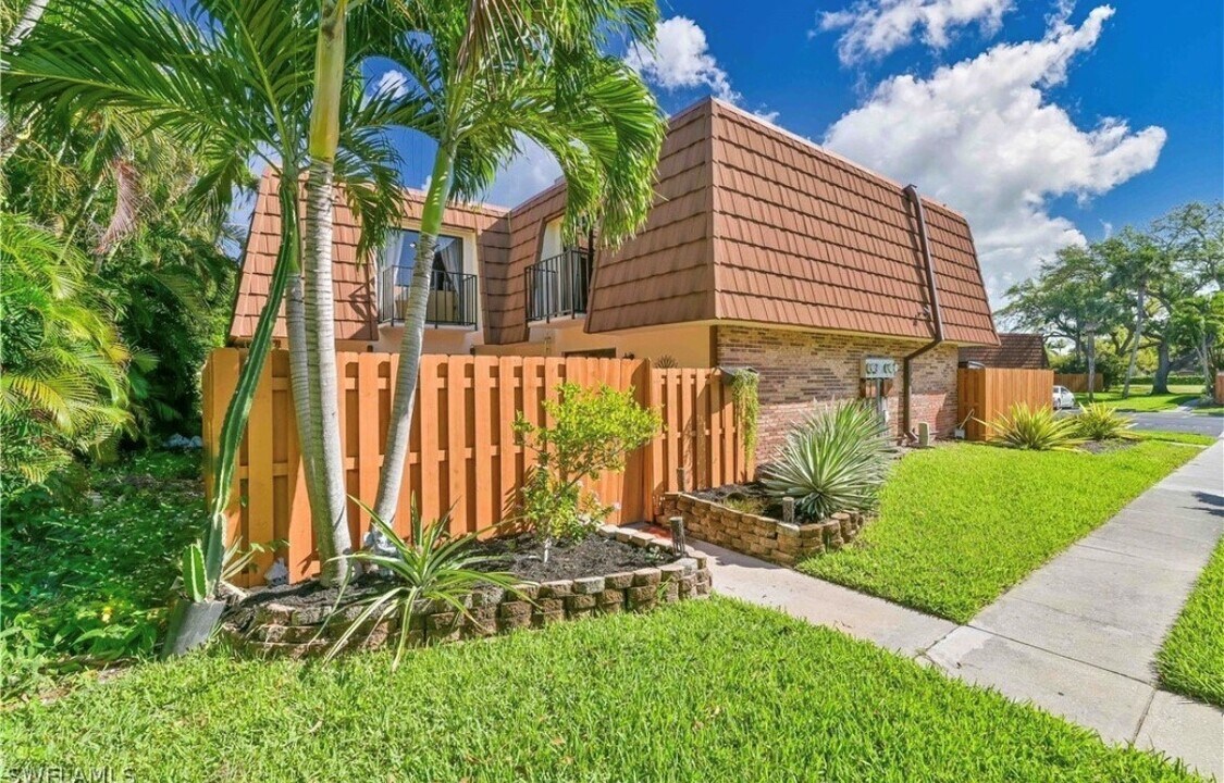 1430 Park Shore Cir in Ft. Myers, FL - Building Photo