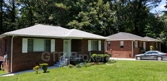 1533 Alder Ln SW in Atlanta, GA - Building Photo
