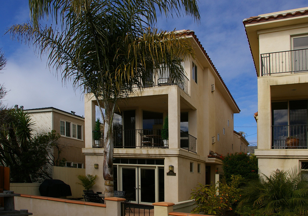 810 Kingston Ct in San Diego, CA - Building Photo