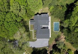45 Sandra Rd in East Hampton, NY - Building Photo - Building Photo