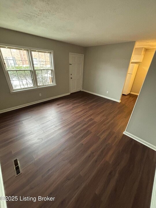 2707 Riedling Dr in Louisville, KY - Building Photo