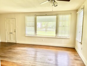 10363 White Oak Dr in Baton Rouge, LA - Building Photo - Building Photo