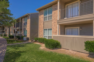 Bella Vida Apartments in Houston, TX - Building Photo - Building Photo