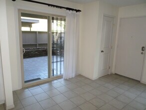 9654 Caminito Del Vida in San Diego, CA - Building Photo - Building Photo
