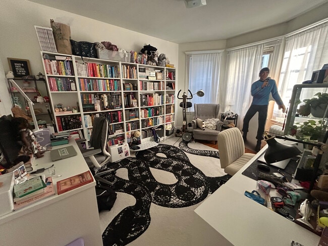 233 Kelton St, Unit 4