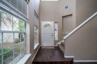 66 Lakeridge Ct in The Woodlands, TX - Foto de edificio - Building Photo