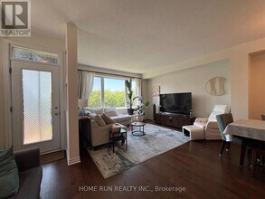 194 Tapadero Ave in Ottawa, ON - Building Photo - Building Photo