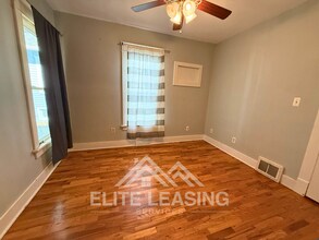 1242 SW Wayne Ave in Topeka, KS - Building Photo - Building Photo