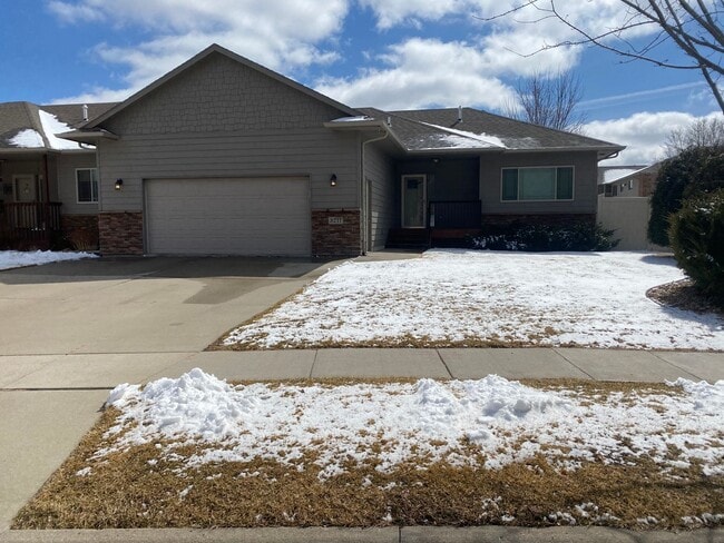 property at 3211 W Bitterroot St