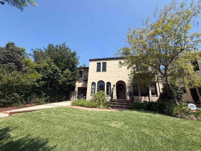 2935 Monterey Rd in San Marino, CA - Building Photo - Building Photo