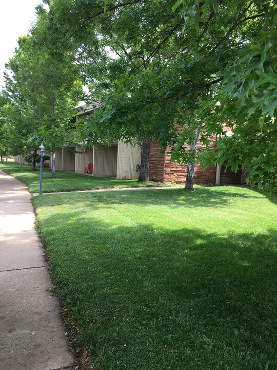 Harvest Manor Apartments in Boulder, CO - Building Photo