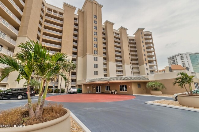 2403 S Atlantic Ave, Unit 910 in Daytona Beach Shores, FL - Building Photo - Building Photo