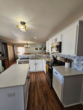 9585 Castle Oaks Dr in Fountain, CO - Foto de edificio - Building Photo