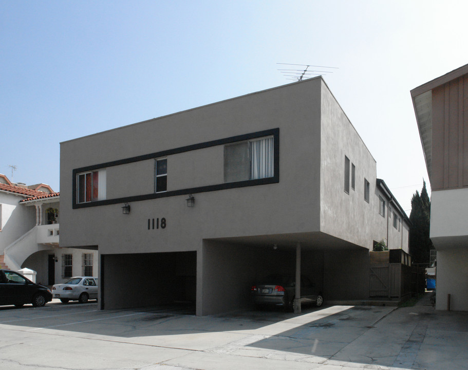 1118 S Holt Ave in Los Angeles, CA - Building Photo