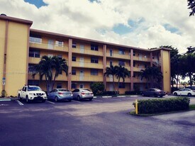 9949 Sandalfoot Blvd