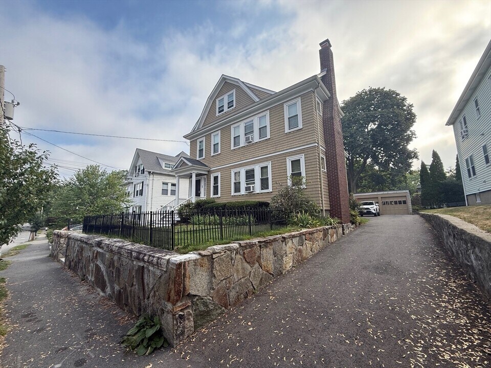 92 Central Ave in Newton, MA - Building Photo