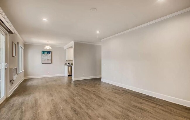 property at 8524 Via Mallorca