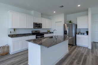 The Oaks at Grand West in Houston, TX - Building Photo - Interior Photo