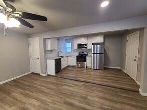 2211 N Classen Blvd, Unit 1 in Oklahoma City, OK - Building Photo - Building Photo