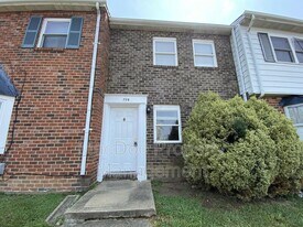 729 Anvil Rd in Fredericksburg, VA - Building Photo