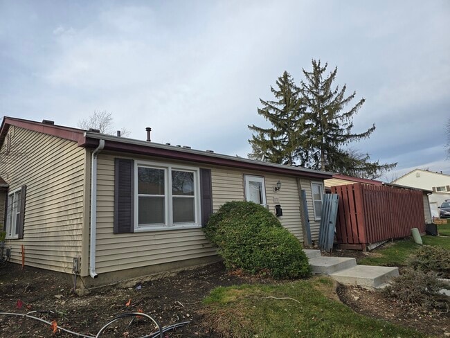 property at 1751 Queensbury Cir