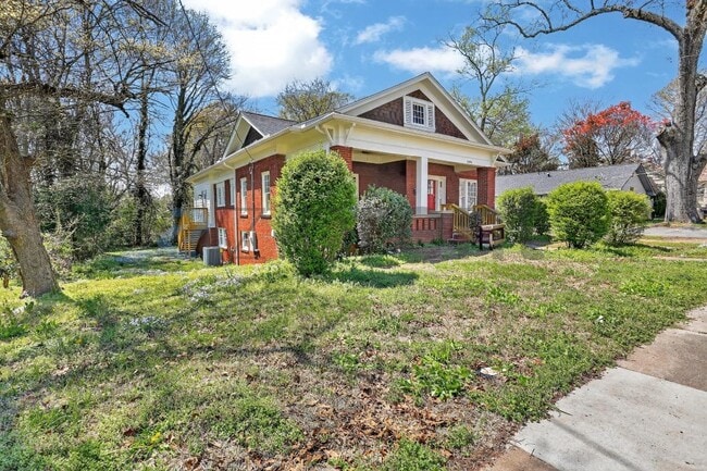 1656 Ware Ave in East Point, GA - Building Photo - Building Photo