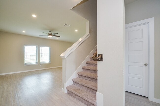 2511 Shining Spur Ct in Alvin, TX - Building Photo - Building Photo