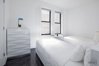 15 W 55th St-Unit -7-C in New York, NY - Building Photo - Building Photo