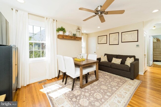 1334 Bayliss Dr in Alexandria, VA - Building Photo - Building Photo