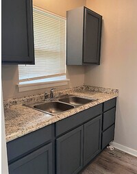 Wyandotte Apartments photo'