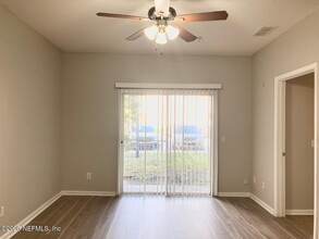 3610 Kirkpatrick Cir in Jacksonville, FL - Foto de edificio - Building Photo