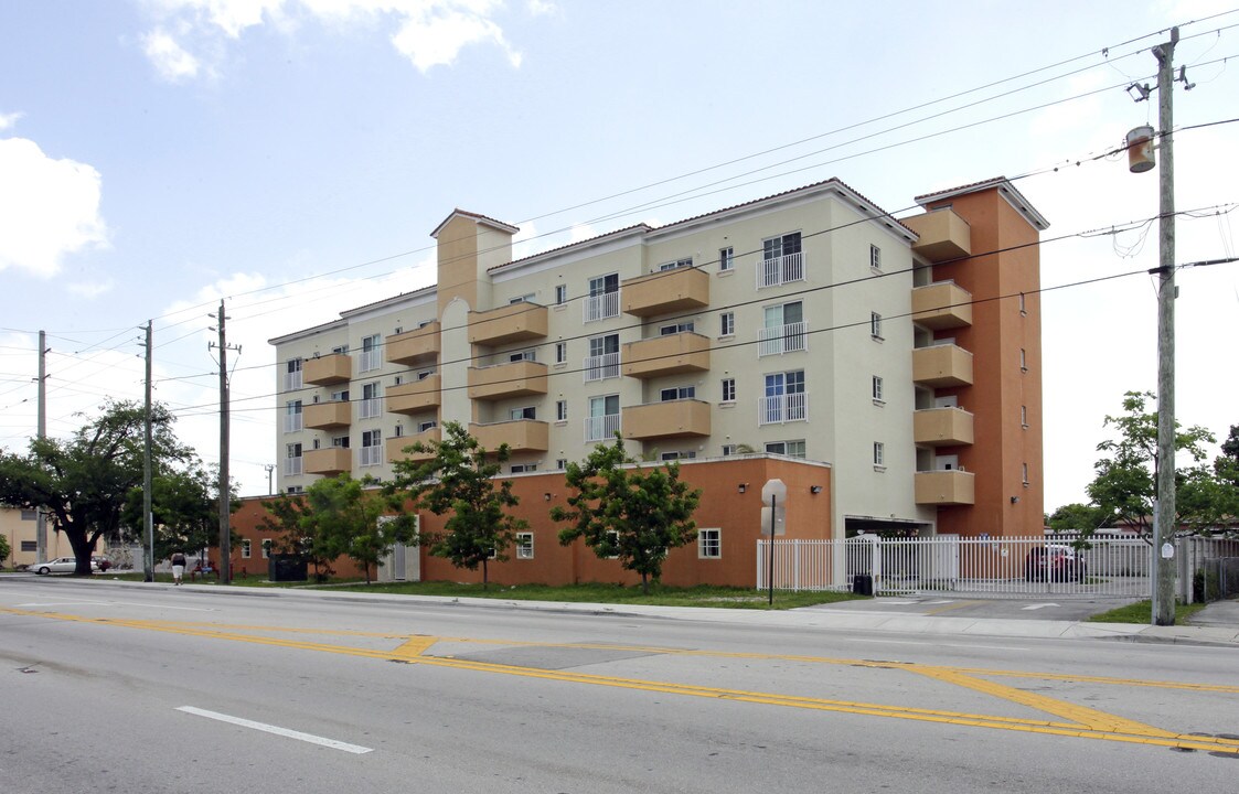 Red Road Apartments in Miami, FL - Building Photo