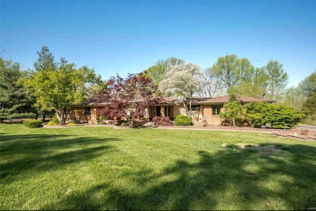139 Ladue Oaks Dr in Creve Coeur, MO - Building Photo - Building Photo