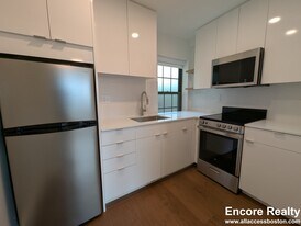 1168 Massachusetts Ave, Unit 3 in Cambridge, MA - Building Photo