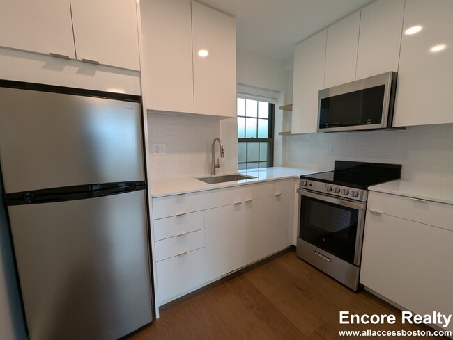 1168 Massachusetts Ave, Unit 3