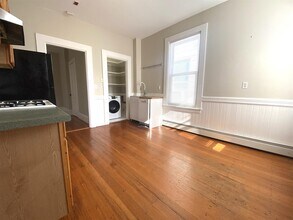 20 Park Ave, Unit R in Somerville, MA - Building Photo - Building Photo