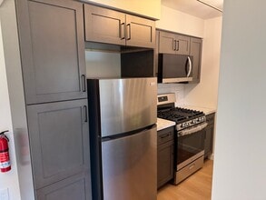 35 Gena Ct in Hamilton Township, NJ - Building Photo - Building Photo