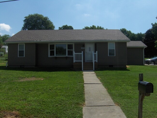 property at 2023 Sun Valley Rd