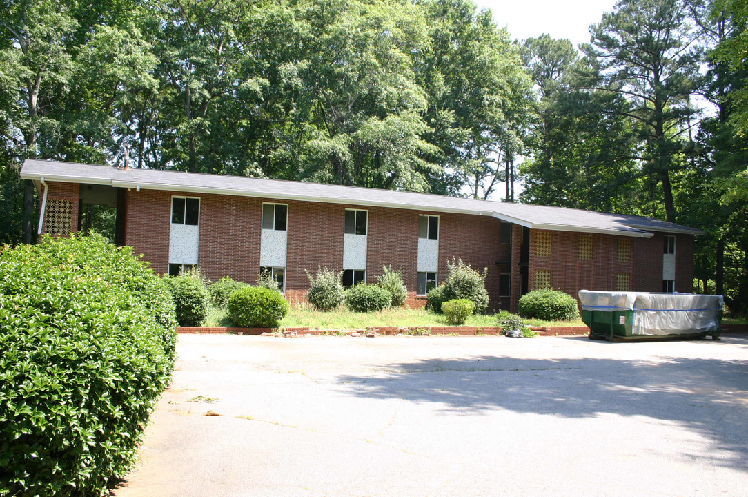 Woodland Oaks in Newnan, GA - Foto de edificio