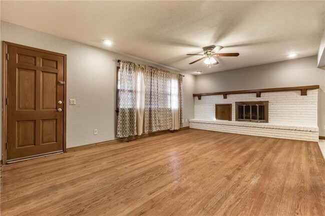 9913 Sunnymeade Pl in The Village, OK - Building Photo - Building Photo