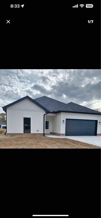 4140 Riley Creek Rd in Normandy, TN - Building Photo