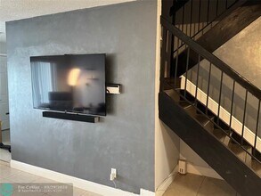 4952 Sheridan St in Hollywood, FL - Building Photo - Building Photo