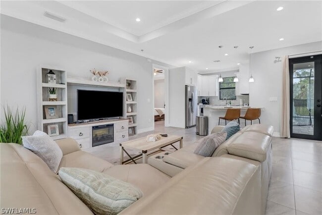 332 14th St SE in Naples, FL - Building Photo - Building Photo