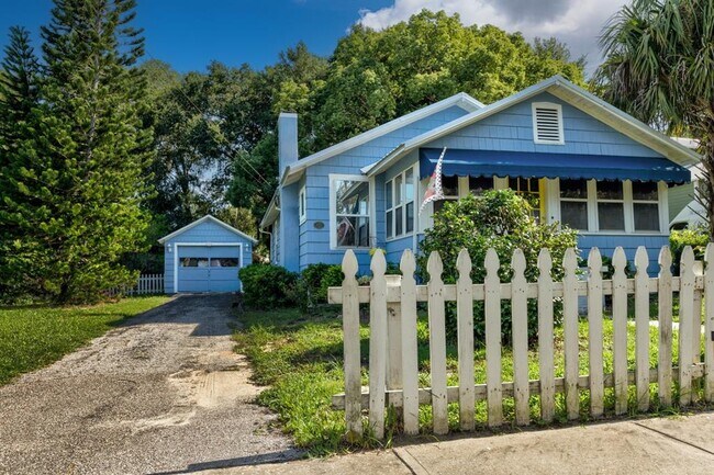 401 E 9th Ave in Mount Dora, FL - Building Photo - Building Photo