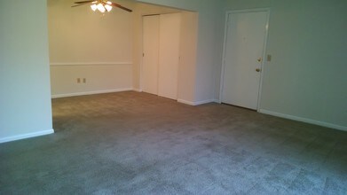 Oxford House Apartments in Cincinnati, OH - Building Photo - Building Photo