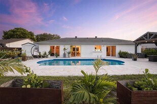 12811 SW 9th Pl in Davie, FL - Building Photo